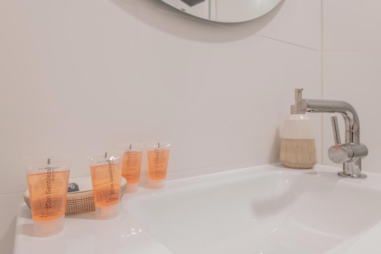 Bright And Modern- 2 Bedrooms 1bathroom- Mintystay - Bocangel Apartment