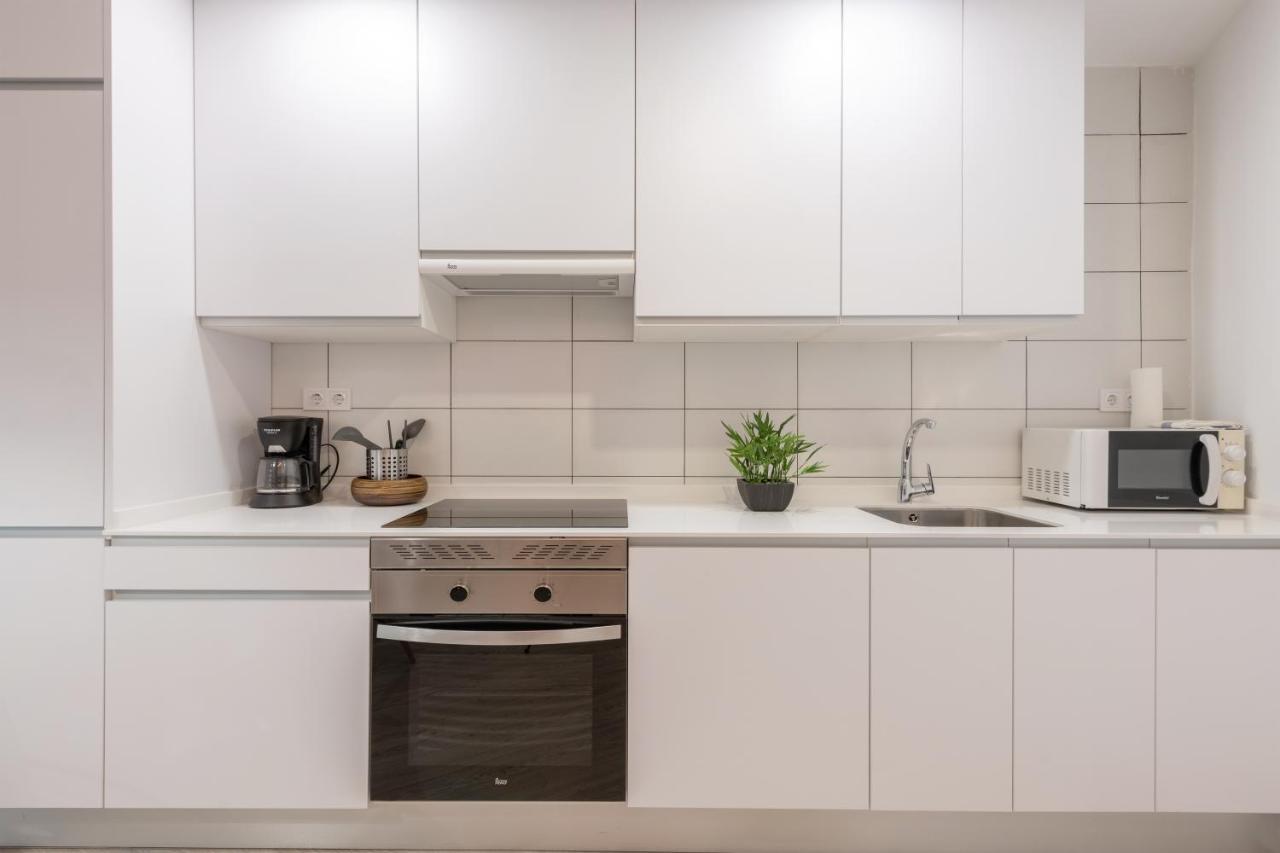 Bright And Modern- 2 Bedrooms 1bathroom- Mintystay - Bocangel Apartment