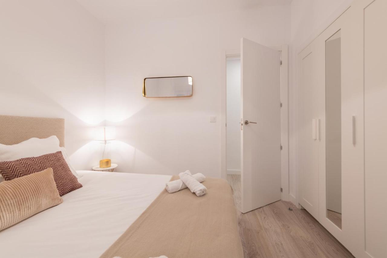 Bright And Modern- 2 Bedrooms 1bathroom- Mintystay - Bocangel *