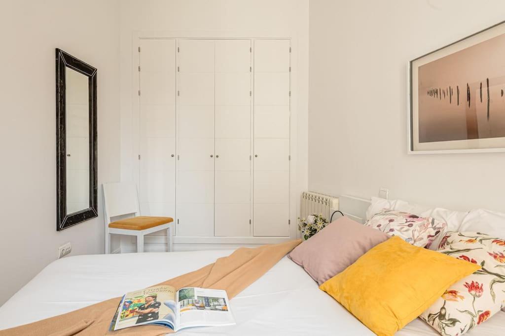 Apartamento Bright In Gran Via With Balconies Inf2iz3 Madrid
