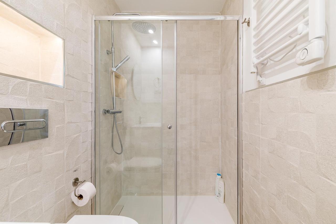 Arturo Soria Apartments3 * Madrid
