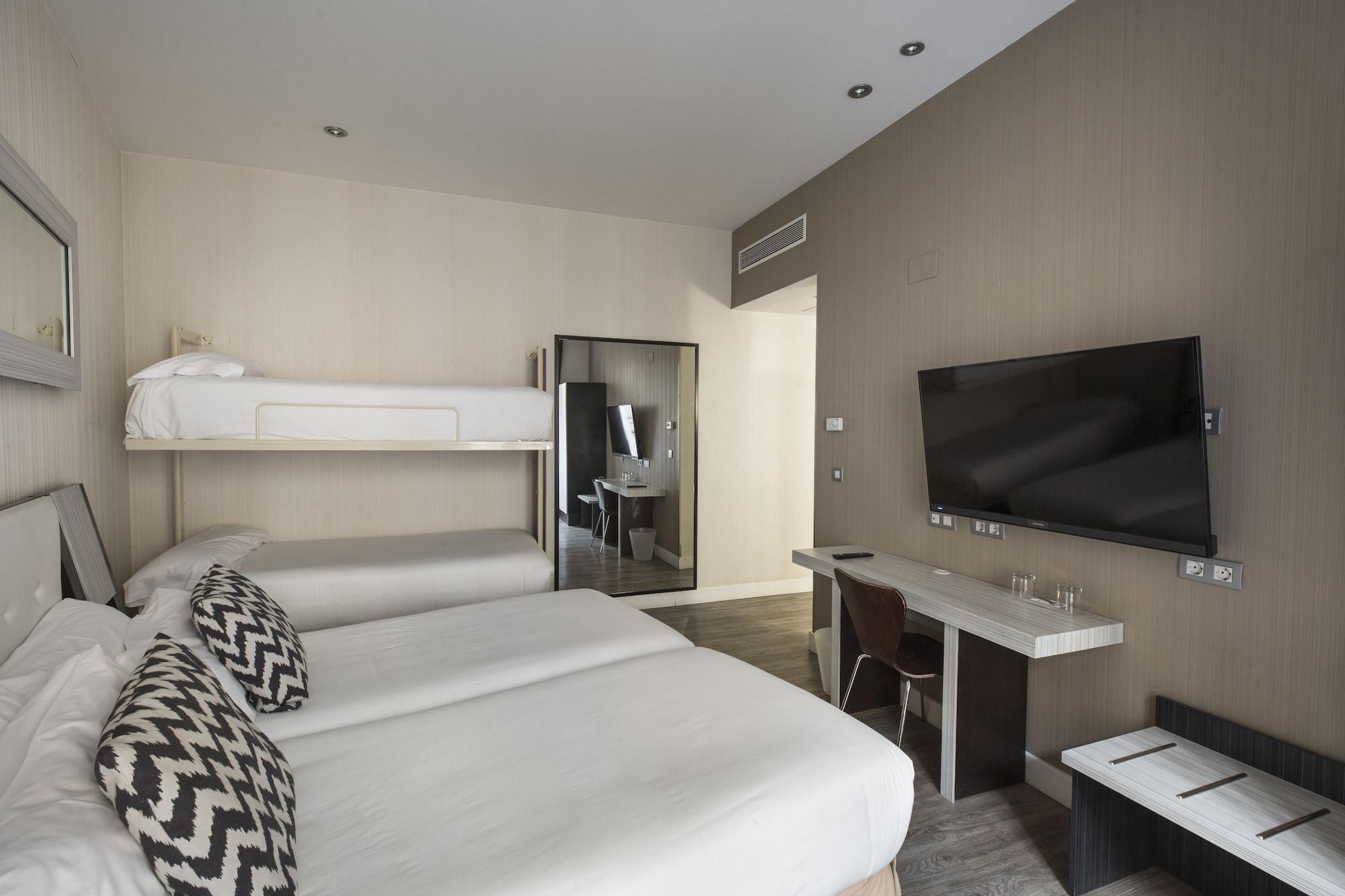 Petit Palace Triball 3*