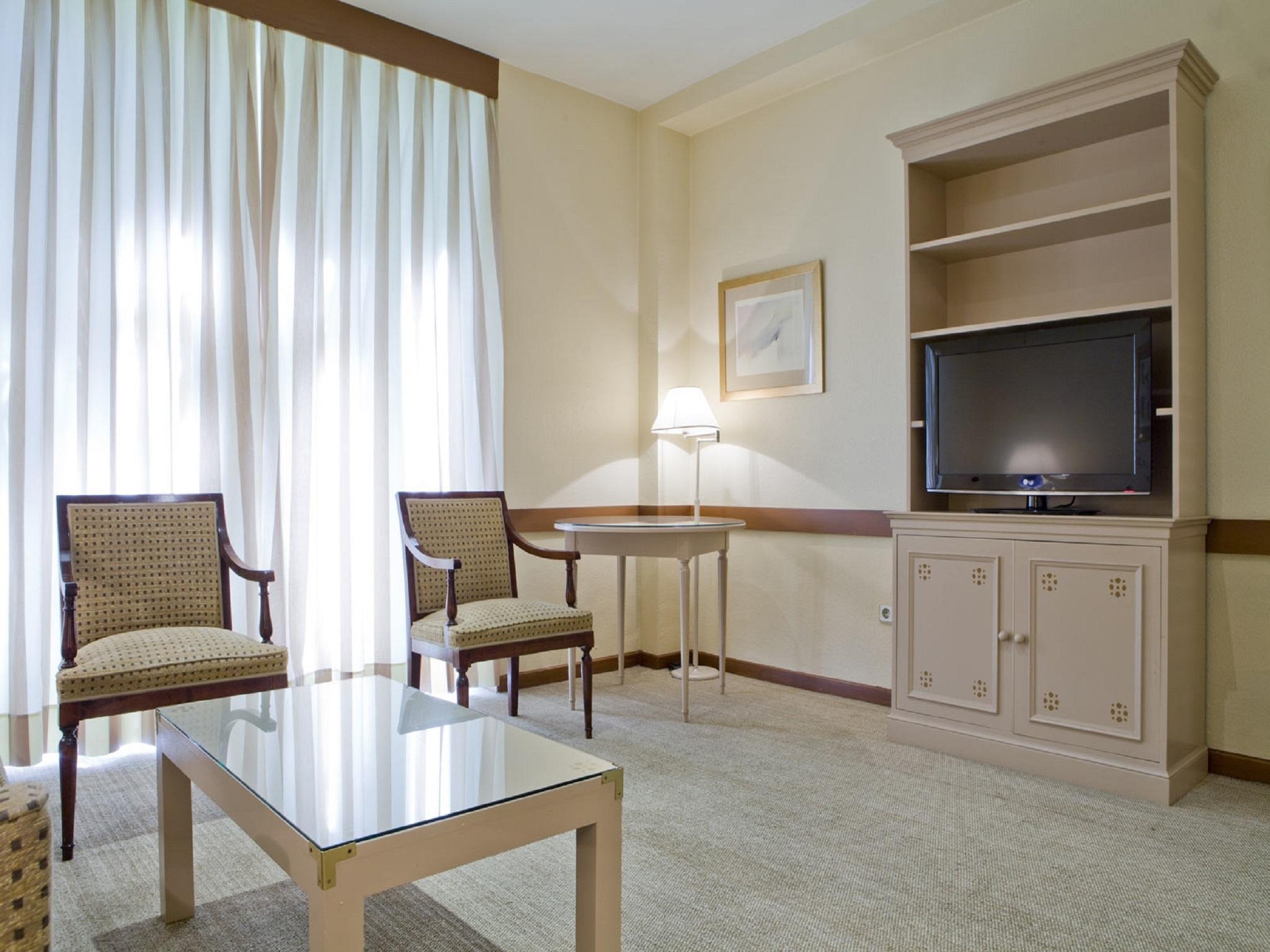 Espahotel Plaza Basilica Aparthotel 3*