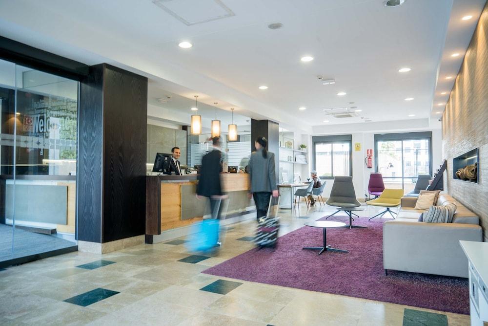 Compostela Aparthotel Madri
