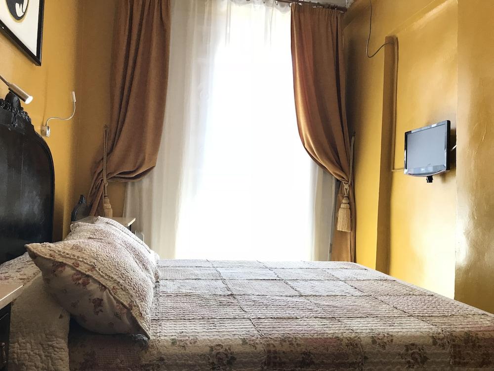 Hostal Rc Miguel Angel *