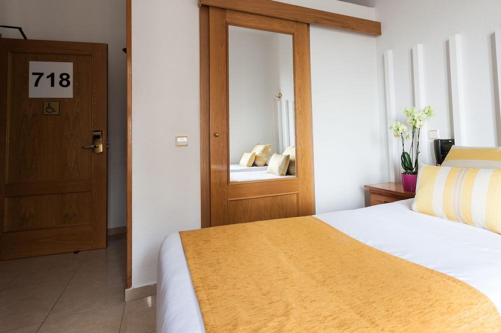Hostel Josefina-gran Via