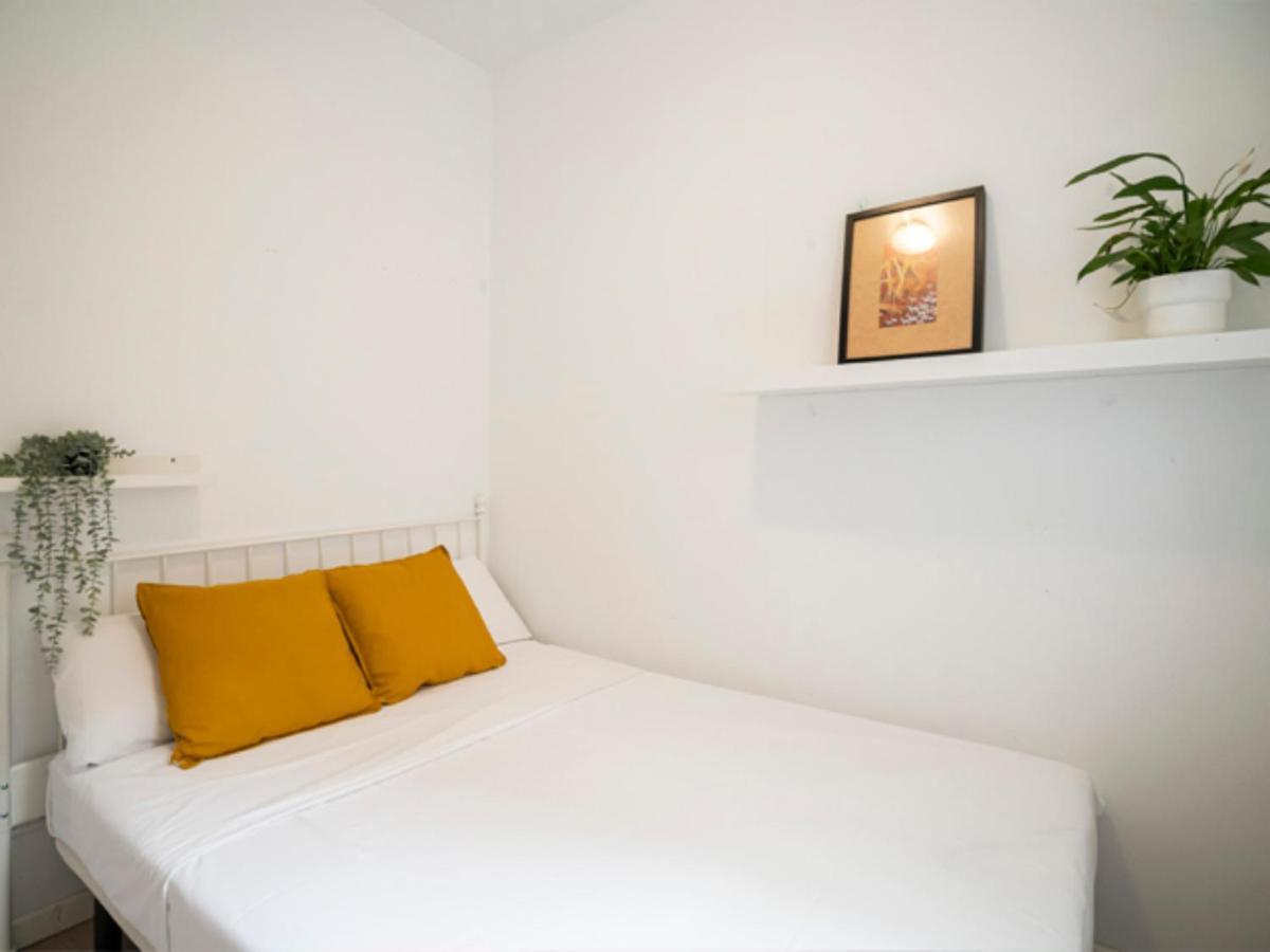 Apartamento 2 Bedroom Flat In La Latina-carn Madrid