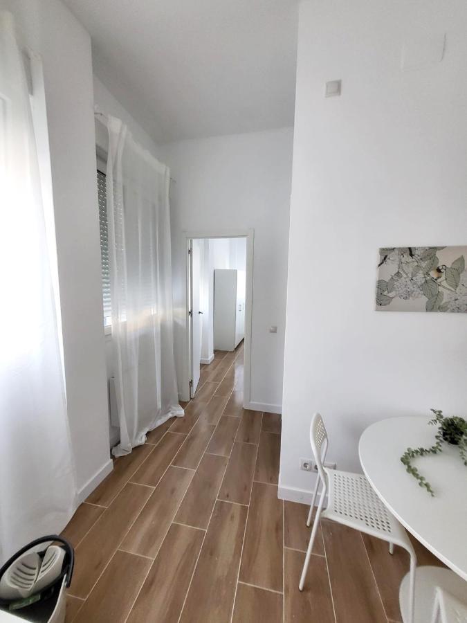 Bonito Piso A 300 M De Metro Garcia Noblejas Apartamento