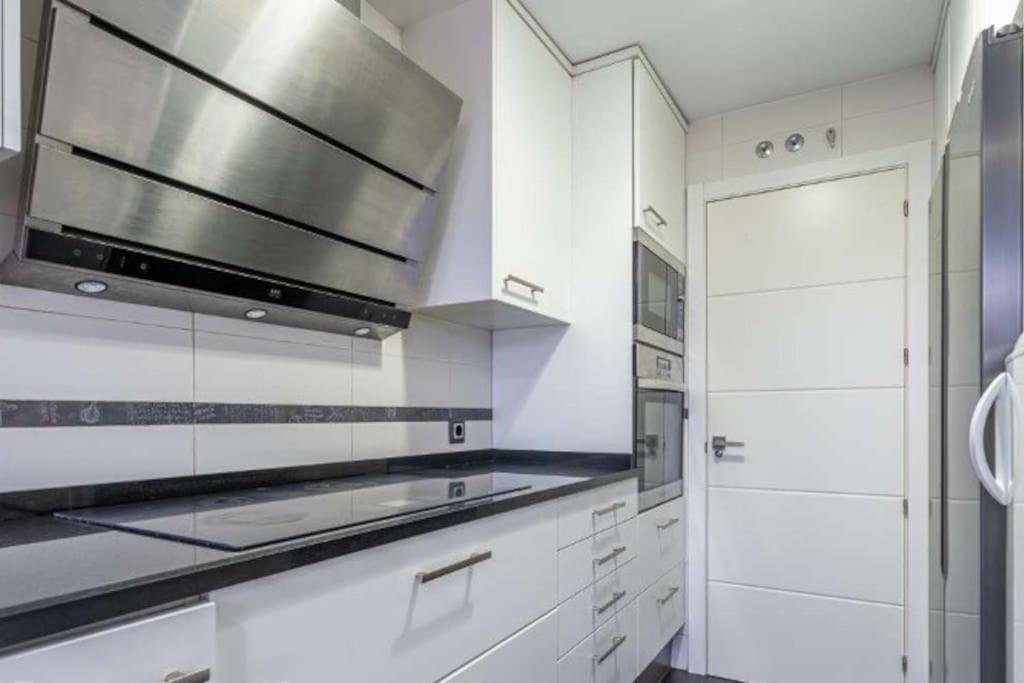 Impresionante De 4 3 Banos Y 2 Plazas De Garaje Apartment *