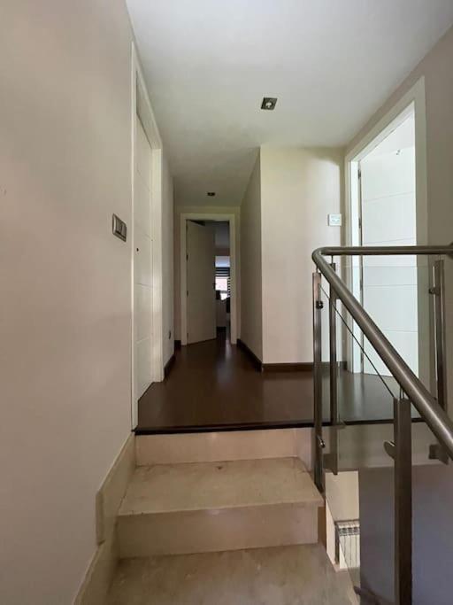 Impresionante De 4 3 Banos Y 2 Plazas De Garaje Apartment Madrid