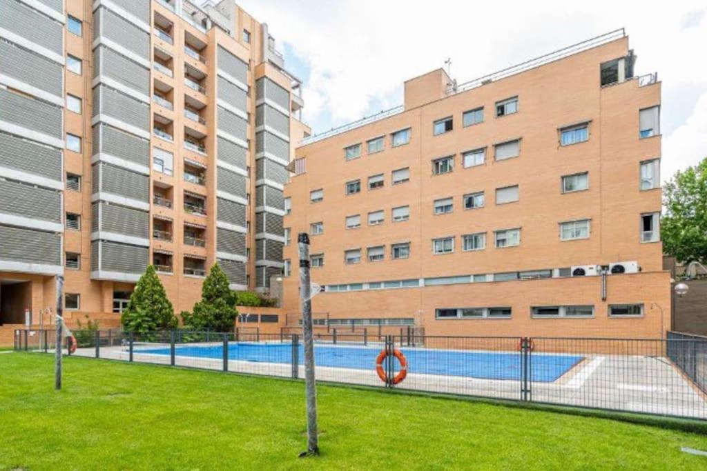 Impresionante De 4 3 Banos Y 2 Plazas De Garaje Apartment *
