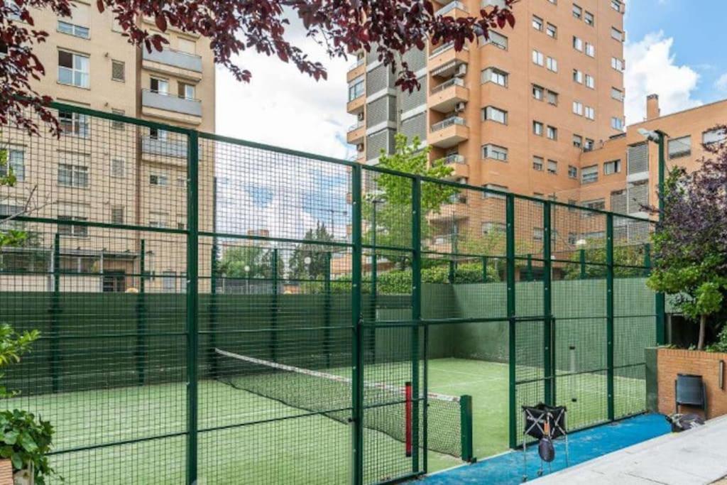 Impresionante De 4 3 Banos Y 2 Plazas De Garaje Apartment Madrid