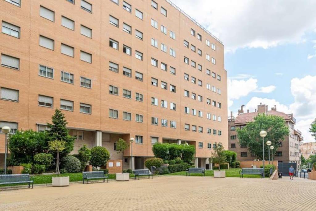 Impresionante De 4 3 Banos Y 2 Plazas De Garaje Apartment Madrid