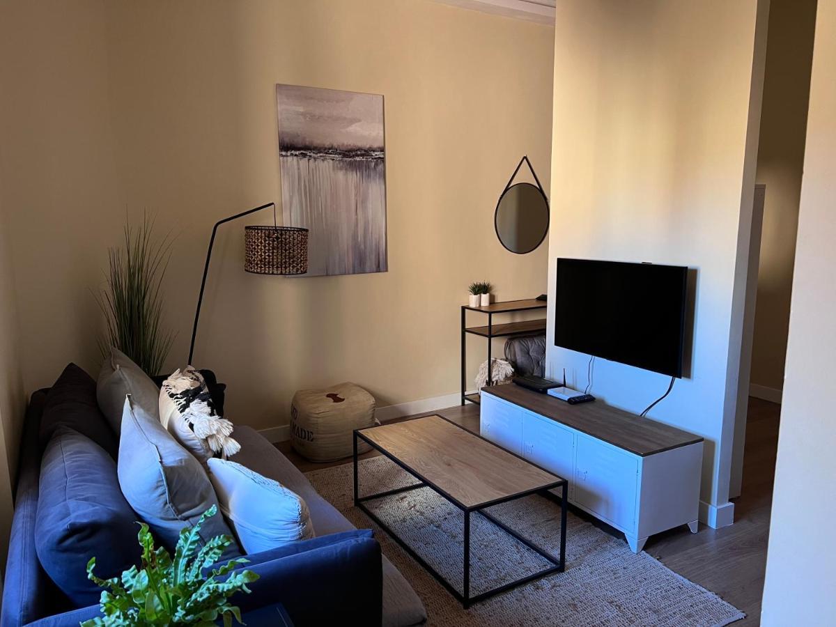 Apartment In Monumental Square Center Madrid