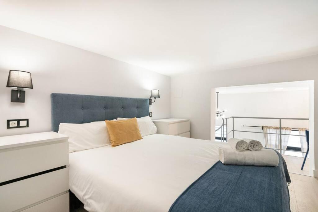 Moderno Loft En Ronda De Segovia-1 * Madri