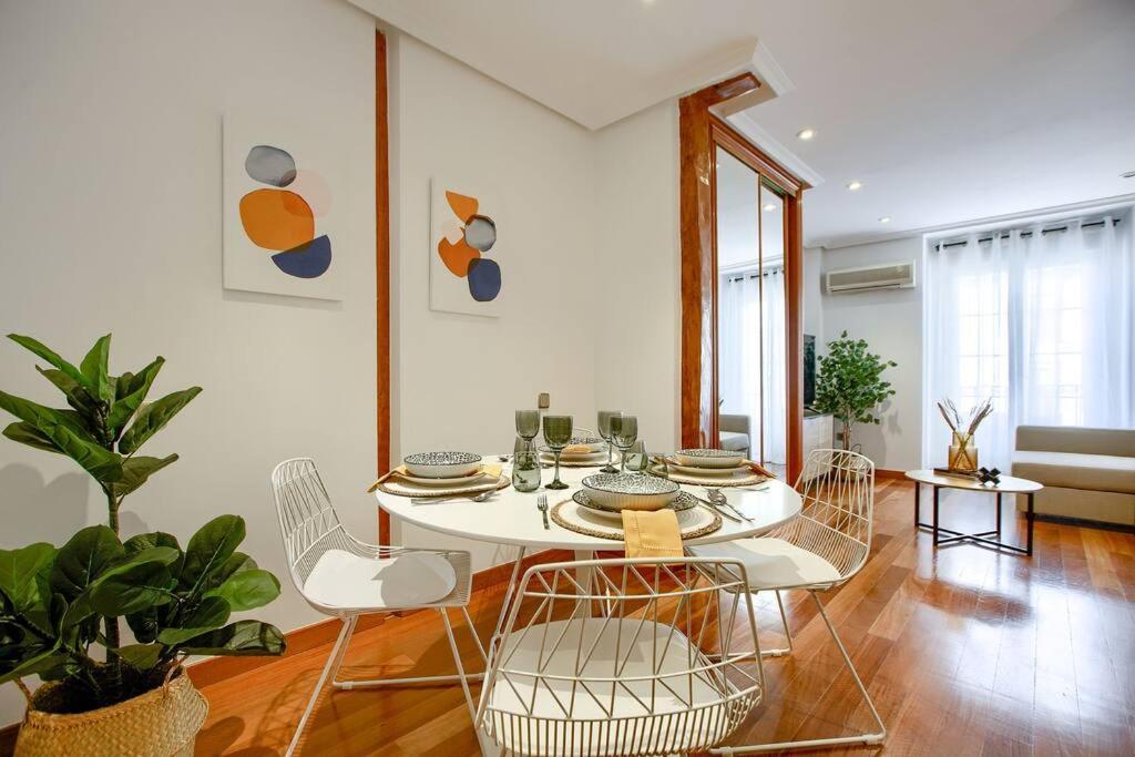 Appartamento In The Center Of Madrid-comenda-1-i