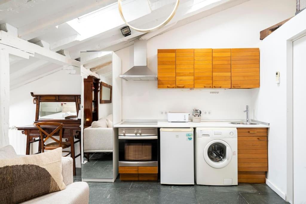 Beautiful Attic-malasana-gran Via-fuen42 *
