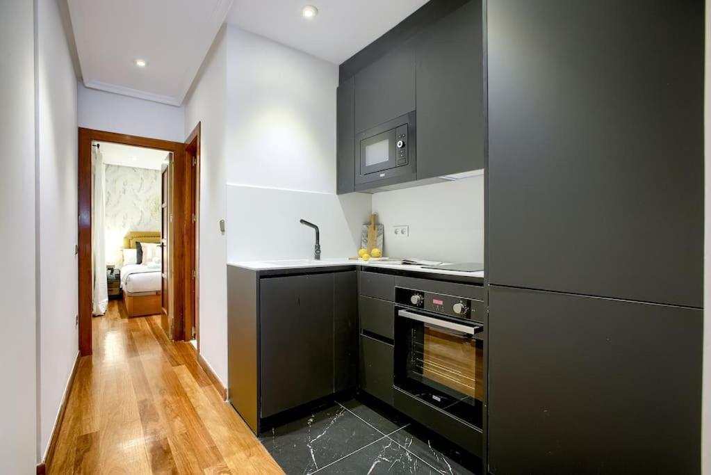 Appartamento In The Center Of Madrid-comenda-1-i