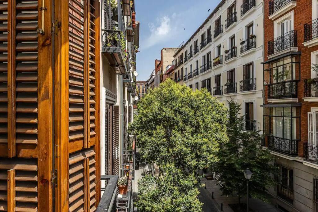 Near Gran Via Val27 *