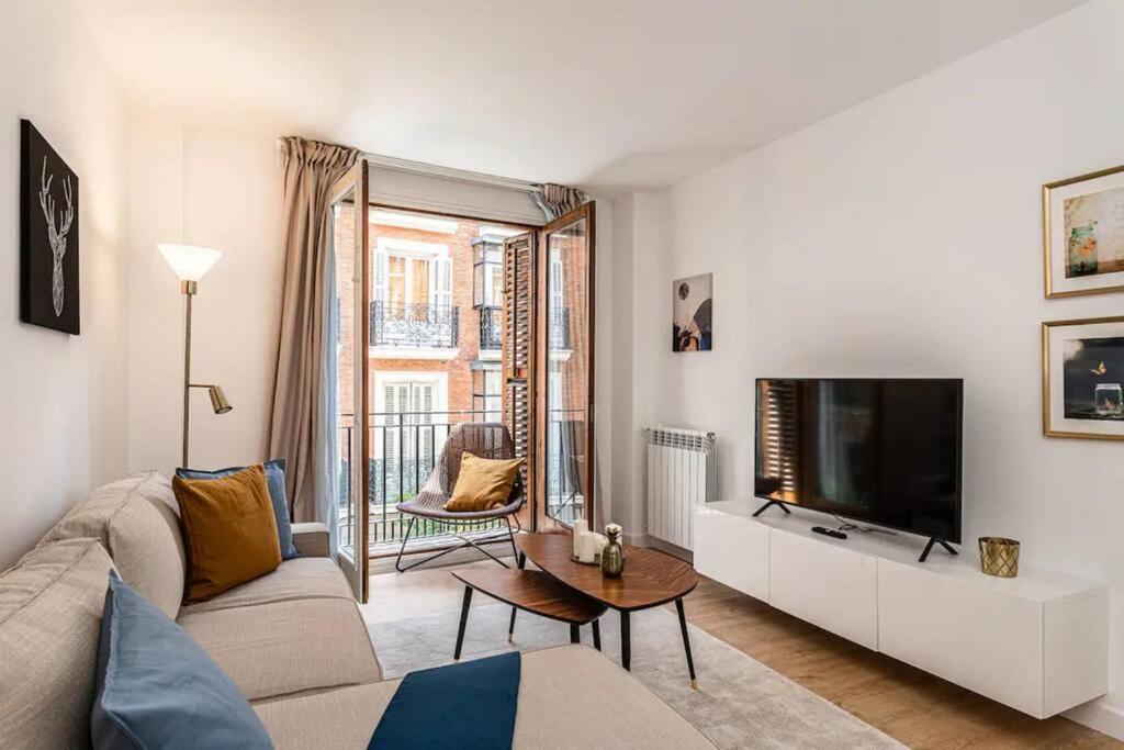 Near Gran Via Val27 Apartment