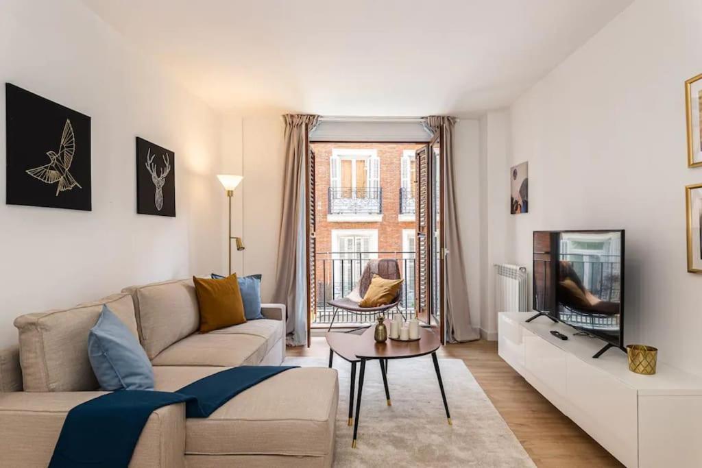 Near Gran Via Val27 Apartment
