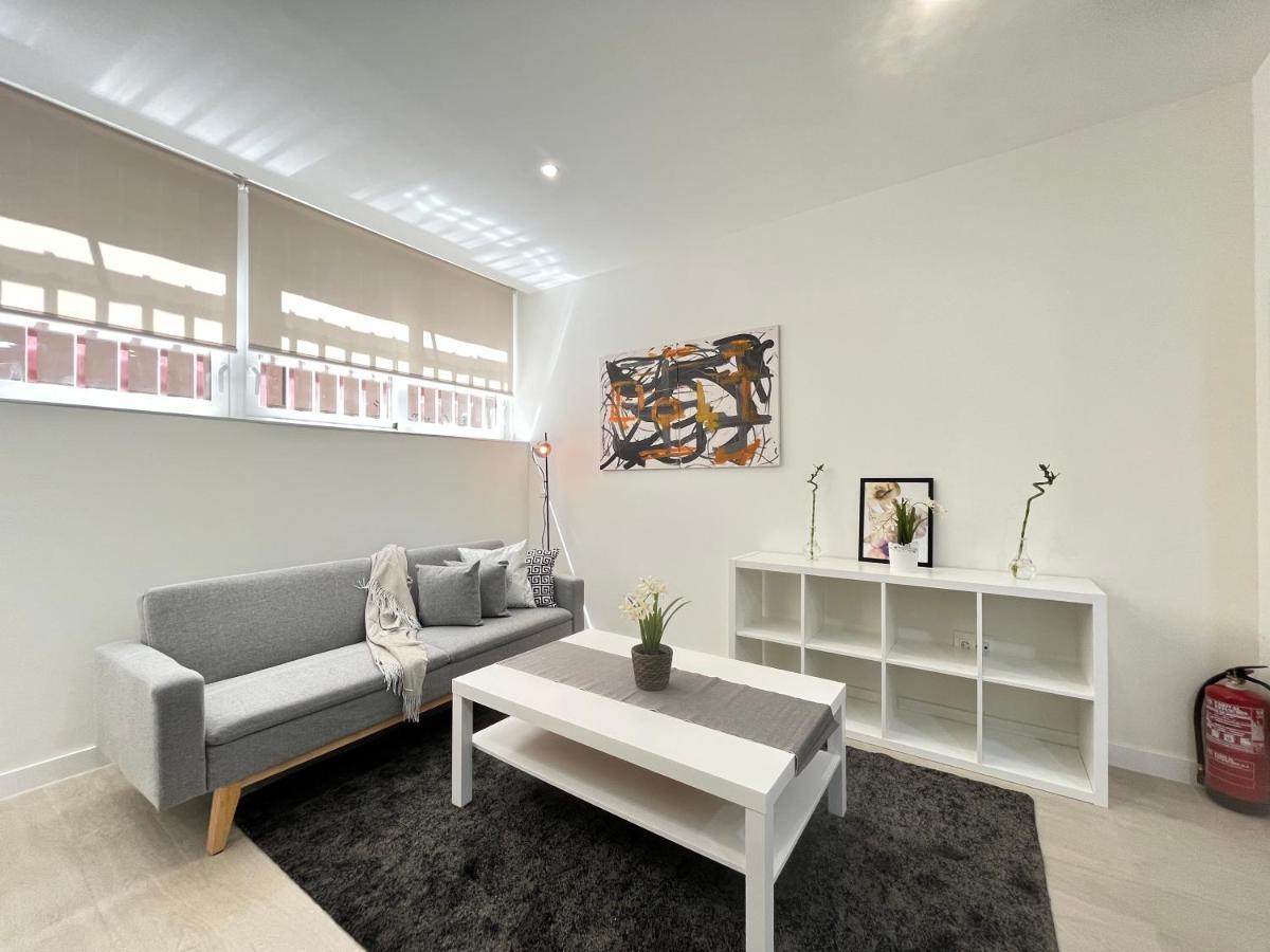 Acogedor Infanta Mercedes Apartment