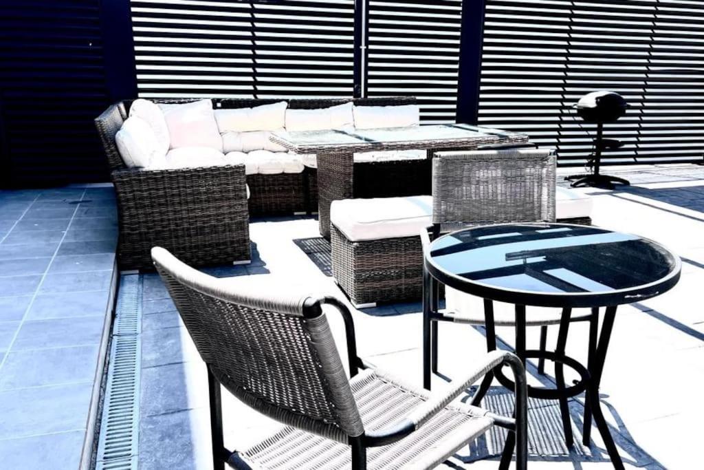 Acogedora Casa En Con Piscina Privada, Jacuzzy Y Garaje Pousada Madri