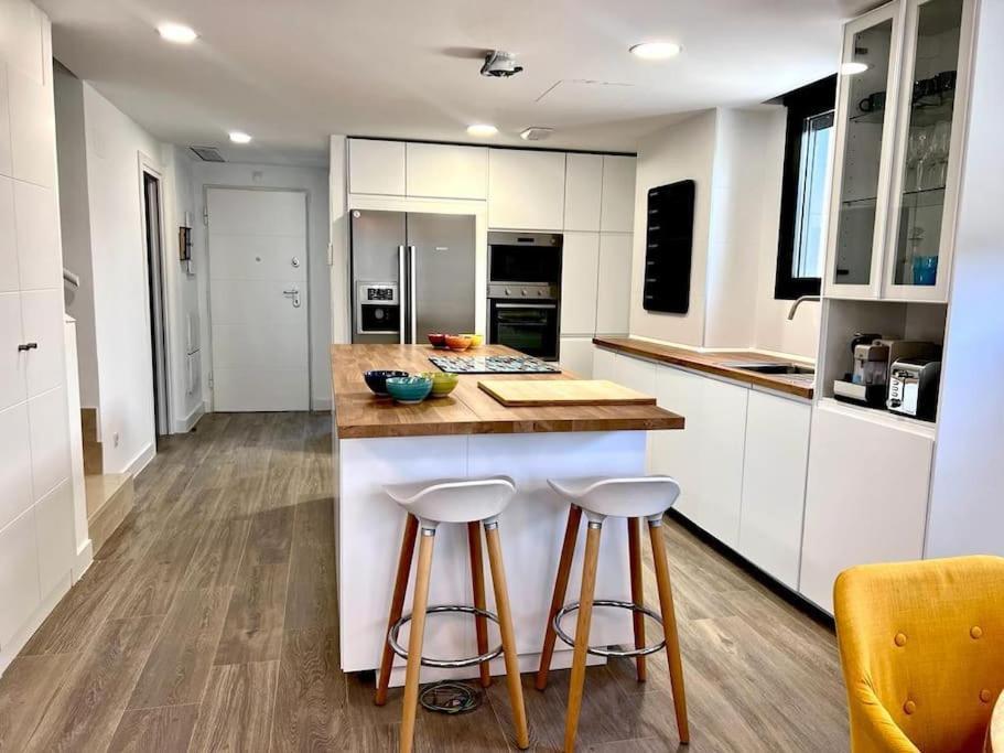 Acogedora Casa En Con Piscina Privada, Jacuzzy Y Garaje