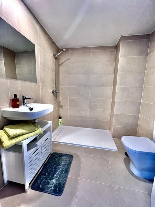 Pousada Acogedora Casa En Con Piscina Privada, Jacuzzy Y Garaje