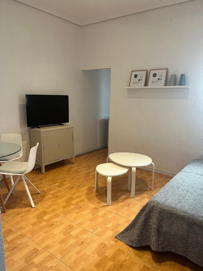 Piso En Valdeacederas * Madrid