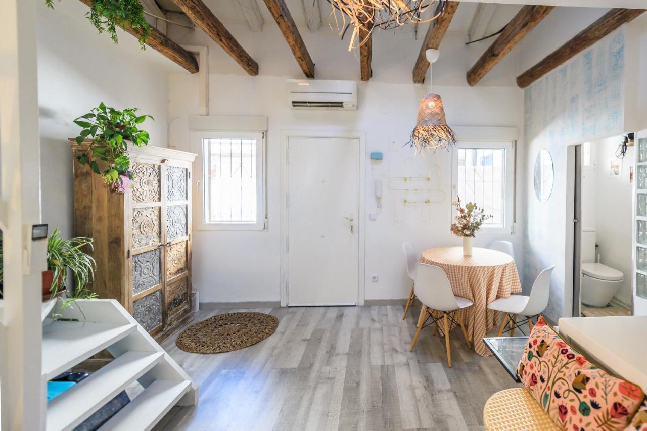 Apartamento Encantadora Buhardilla Temporal Duplex En El Corazon De Sgv51 *