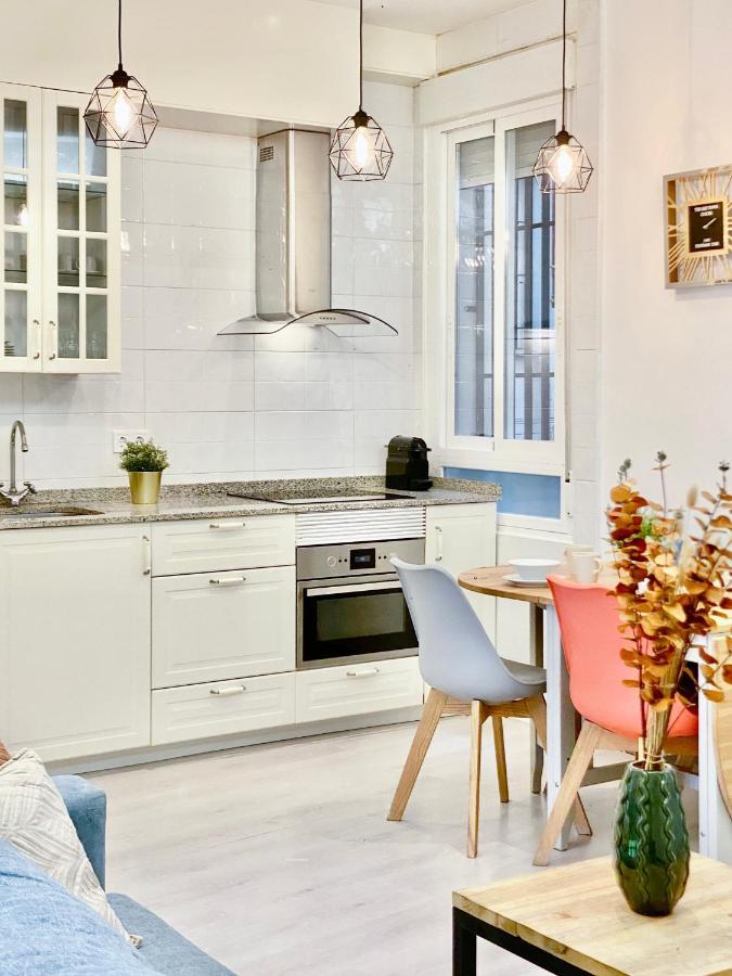 Charming Puerta Del Sol Center - 6 Bedrooms *