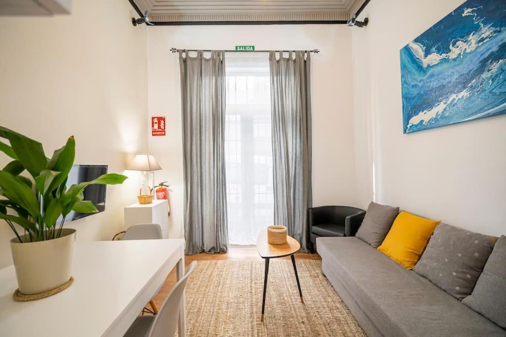 Chamberi - Quiet Flat, Ideal For Families Cas Apartment Madrid