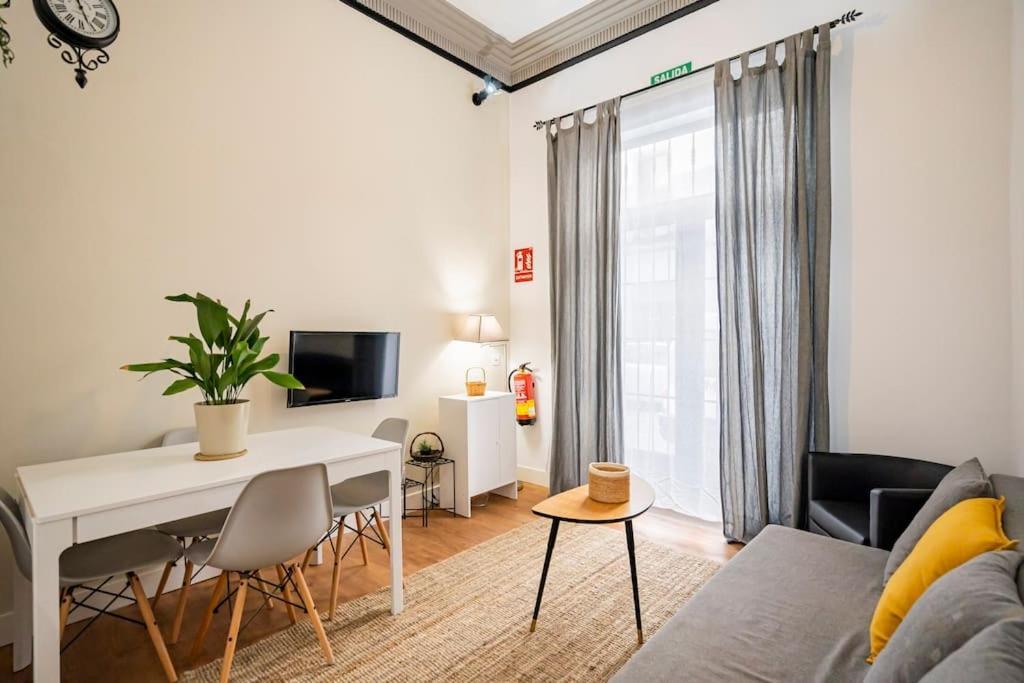 Chamberi - Quiet Flat, Ideal For Families Cas Apartment Madrid