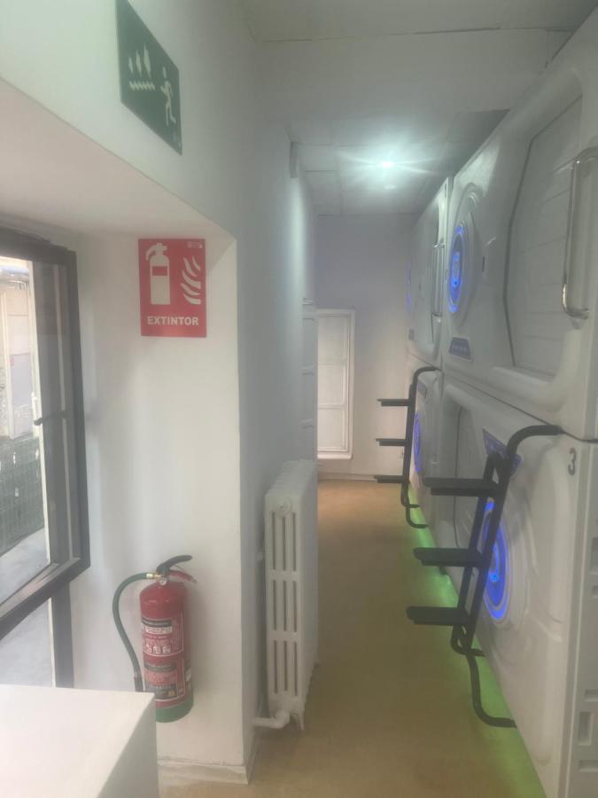 Flor Capsules Guest house Madrid