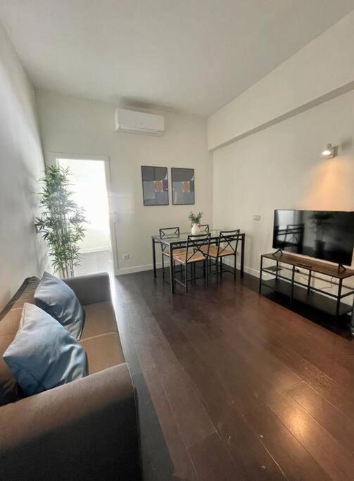 New Apt 1hab 3pax En Plena Plaza De Chueca *