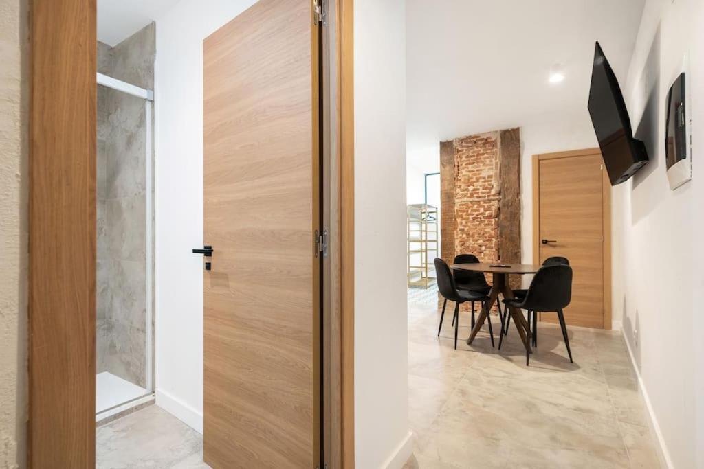 Flat In Lavapies At Street Level S23a Apartment