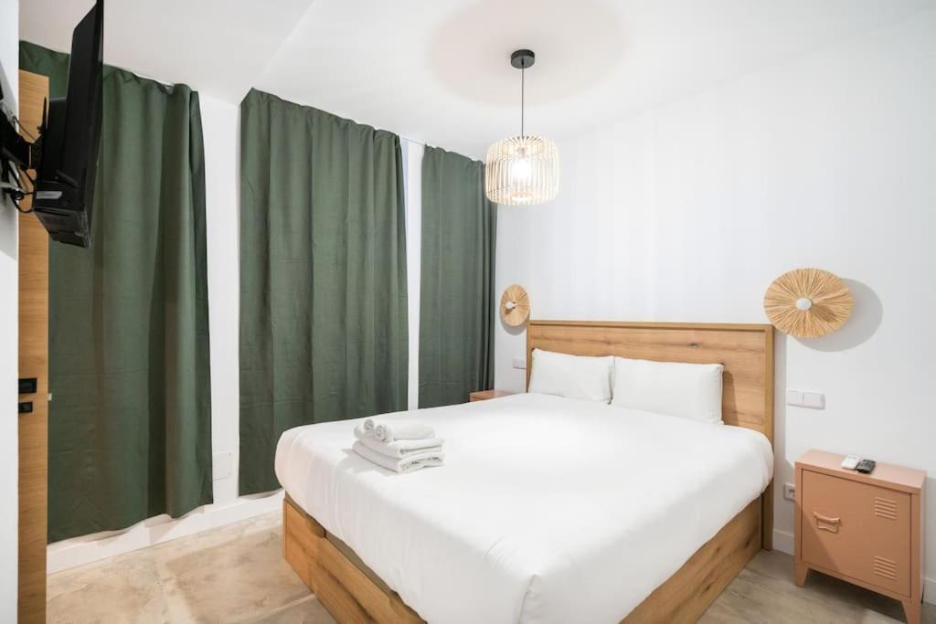 Flat In Lavapies At Street Level S23a Madrid