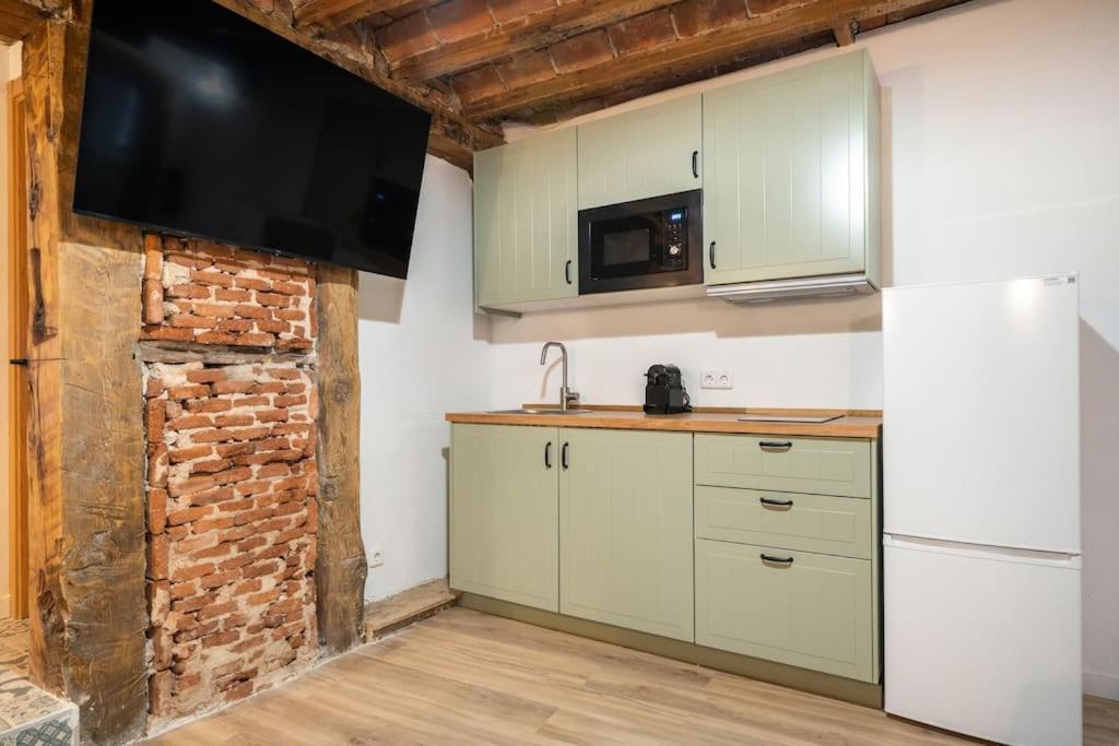 Flat In Lavapies At Street Level S23b * Madrid