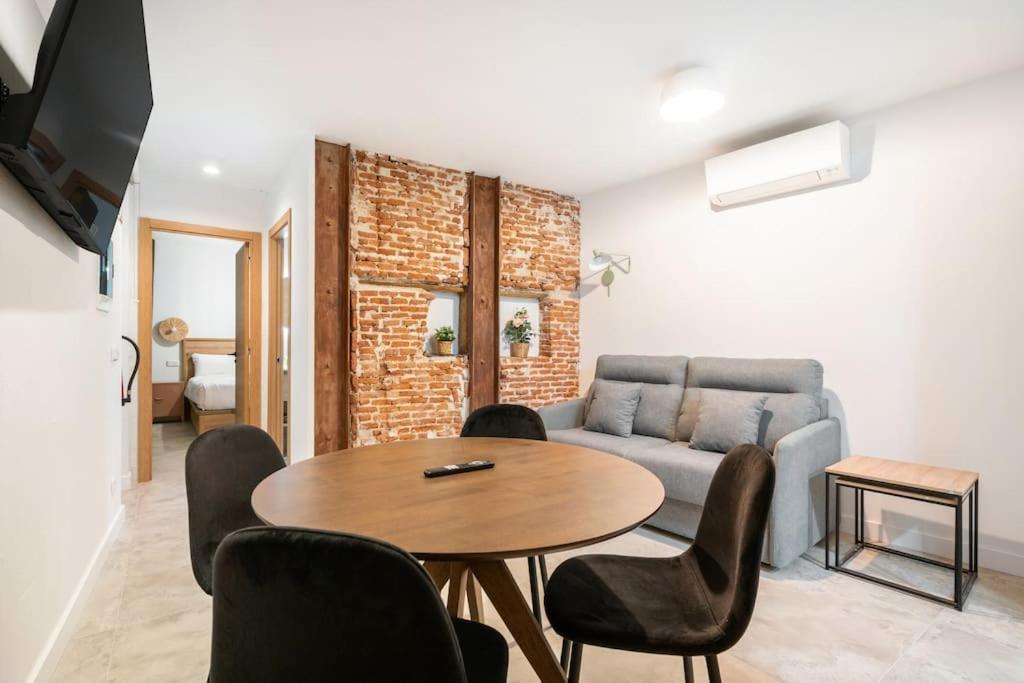 Flat In Lavapies At Street Level S23a * Madrid