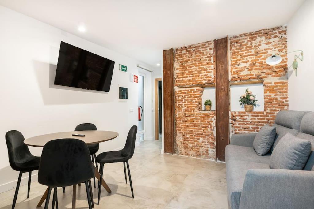 Apartment Flat In Lavapies At Street Level S23a *