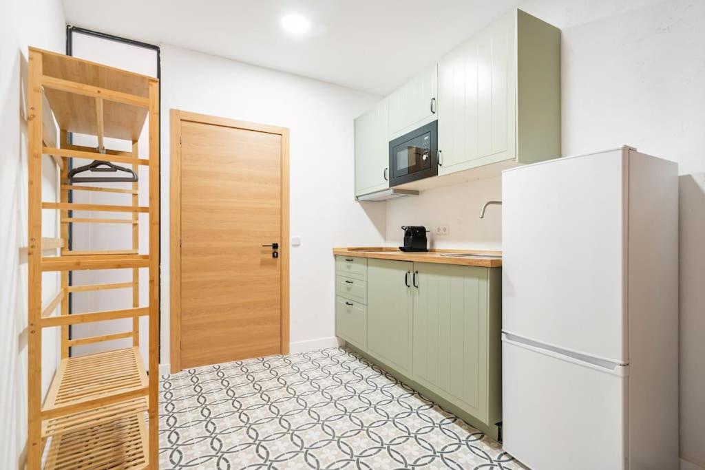 Flat In Lavapies At Street Level S23a