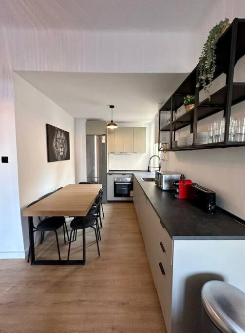 Nuevo Apt De Diseno 7pax En Centro/la Latina Madrid