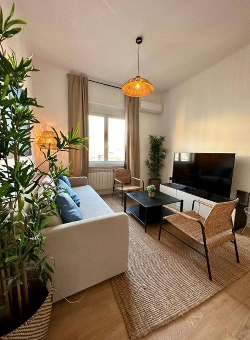 Nuevo Apt De Diseno 7pax En Centro/la Latina