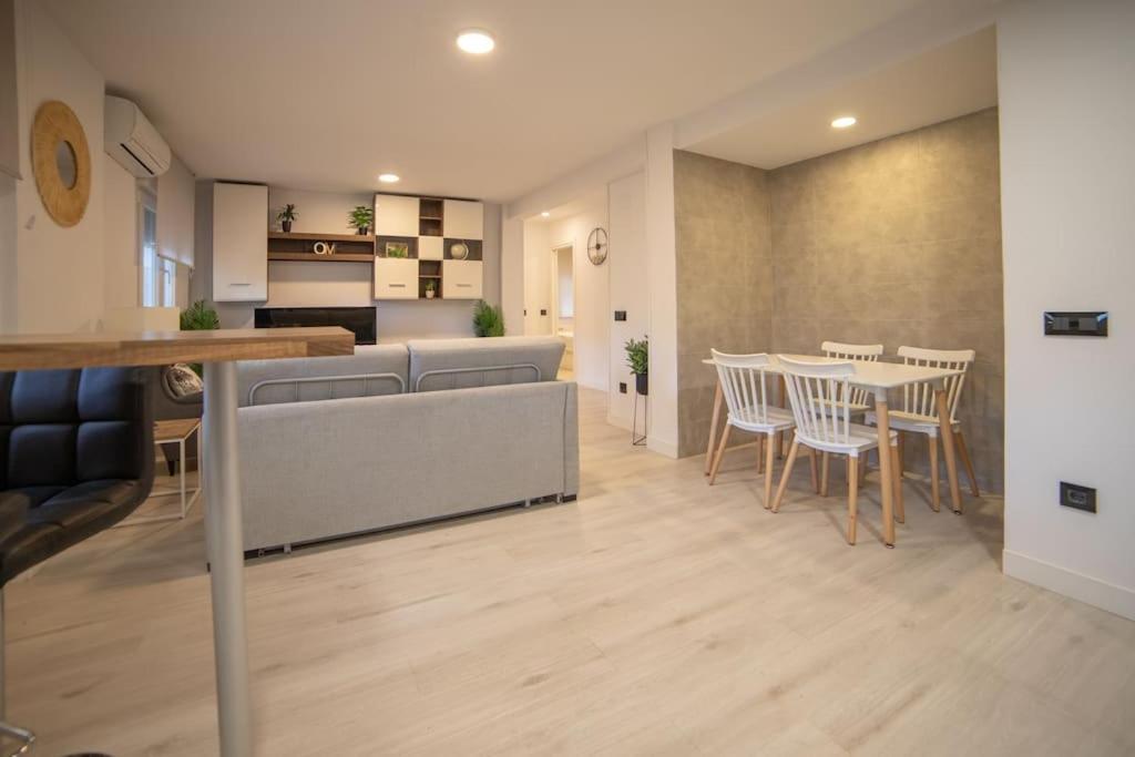 Ifema-airport. 2 Bed. Ac * Madrid