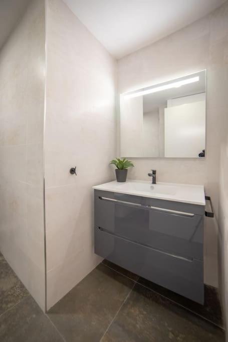 Ifema-airport. 2 Bed. Ac Apartment *