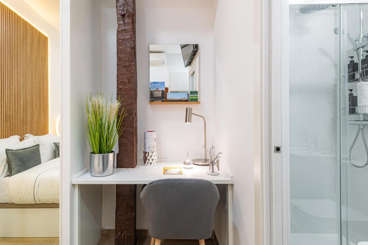 Sleep, Shower And Coffee Near Madrid'S Gran Via Madri