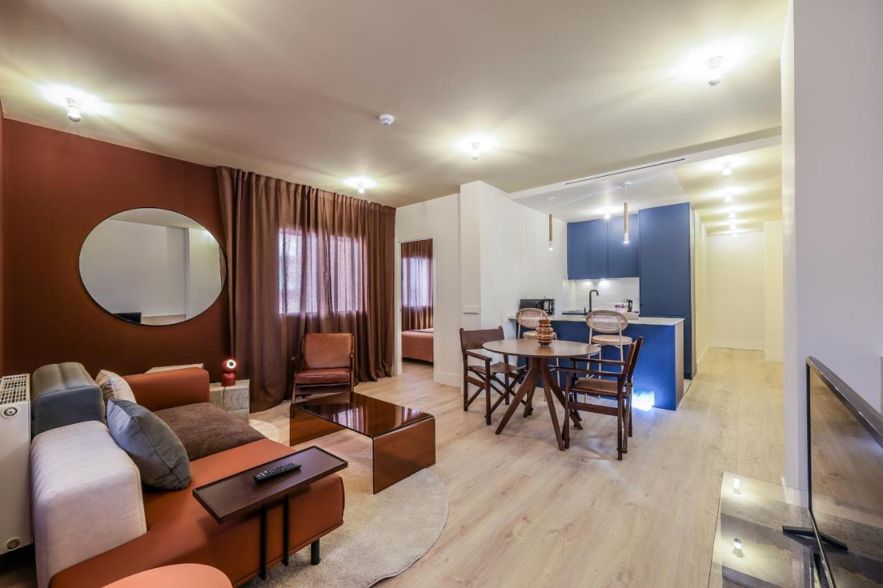 Amazinn Places Palacio Real Appartement *