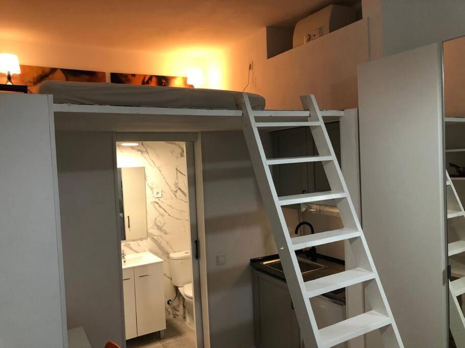 Apartamento Pena De Francia Corrala En El Rastro De Madrid