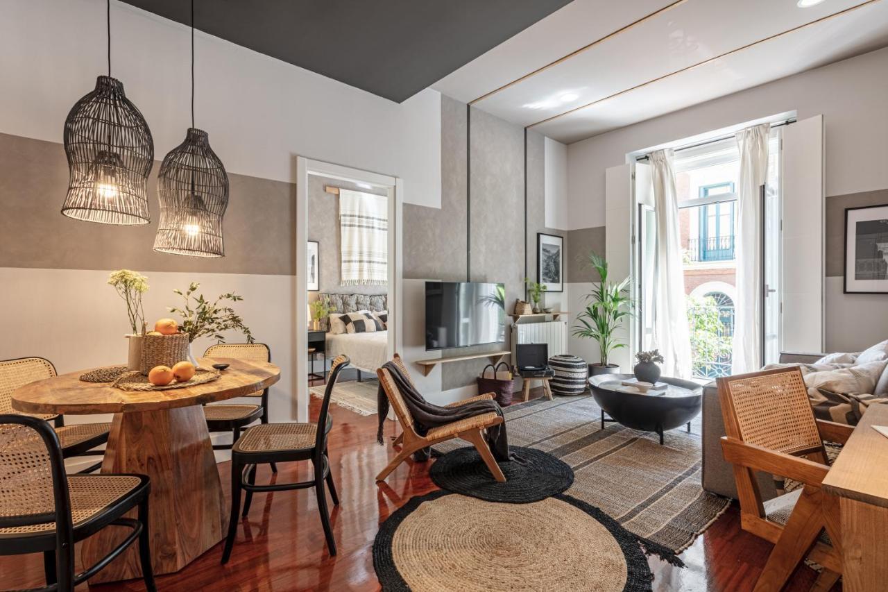 Azreg - 2 Bedroom In Almagro Apartamento *